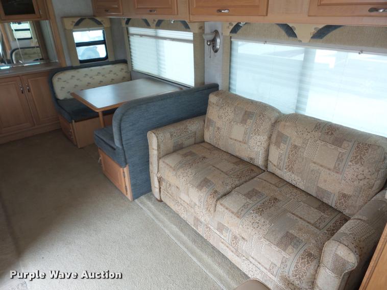 image for item DD1516 2005 National Dolphin RV