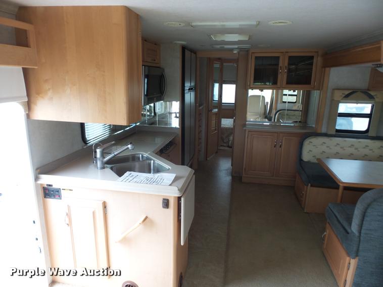 image for item DD1516 2005 National Dolphin RV