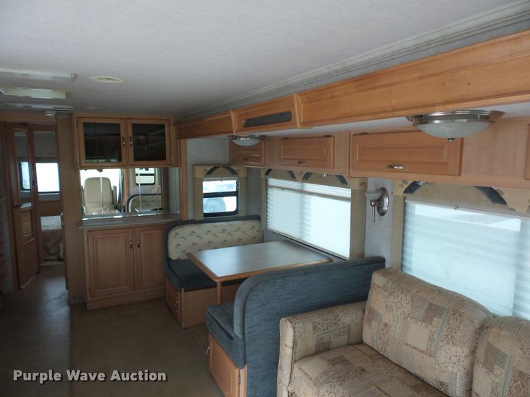 image for item DD1516 2005 National Dolphin RV