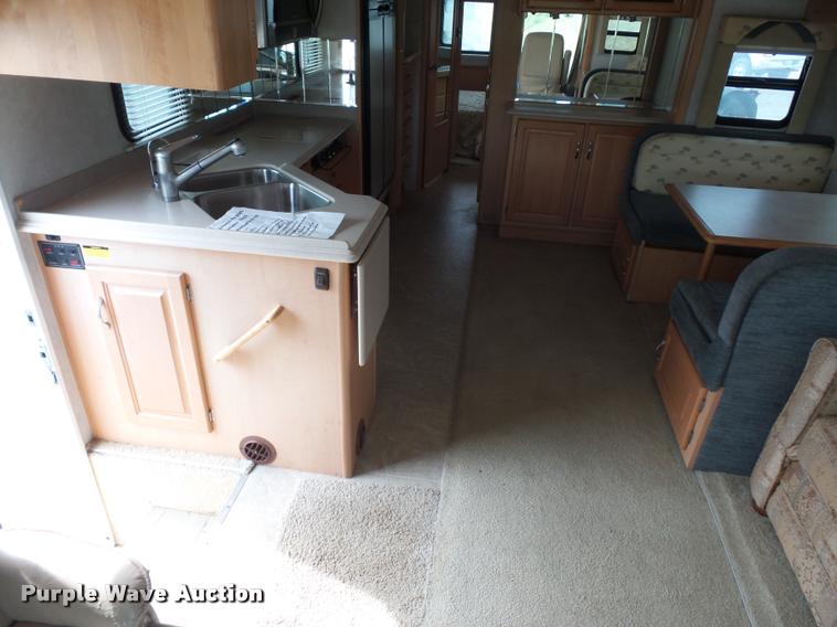 image for item DD1516 2005 National Dolphin RV