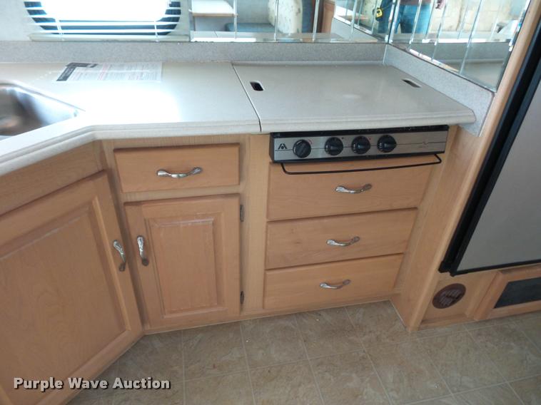 image for item DD1516 2005 National Dolphin RV