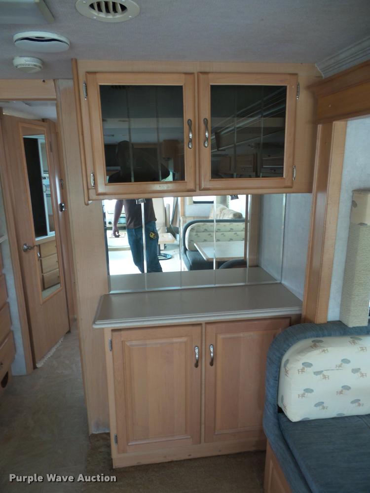 image for item DD1516 2005 National Dolphin RV