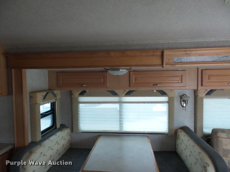image for item DD1516 2005 National Dolphin RV