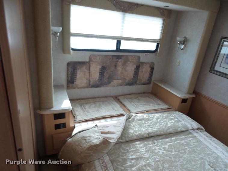 image for item DD1516 2005 National Dolphin RV