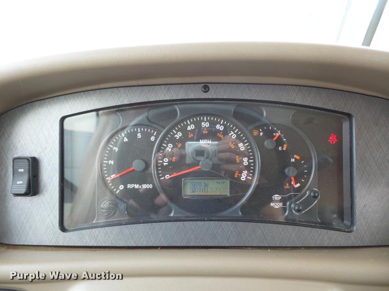 image for item DD1516 2005 National Dolphin RV