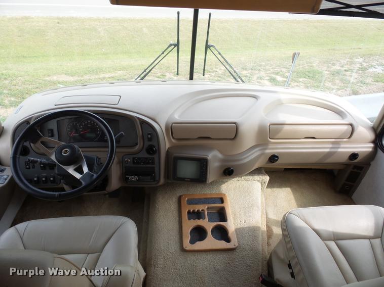 image for item DD1516 2005 National Dolphin RV