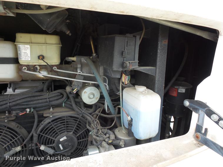 image for item DD1516 2005 National Dolphin RV