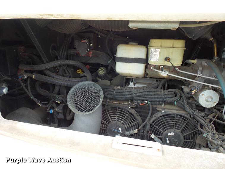 image for item DD1516 2005 National Dolphin RV