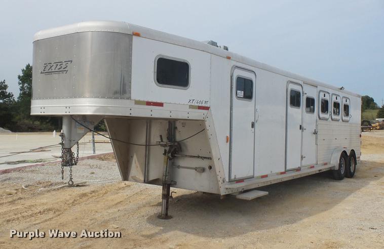 image for item DD1517 2001 Exiss horse trailer