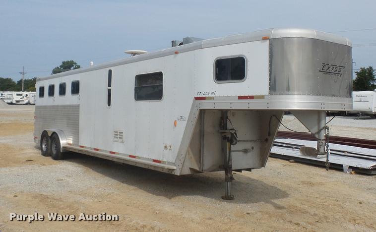image for item DD1517 2001 Exiss horse trailer