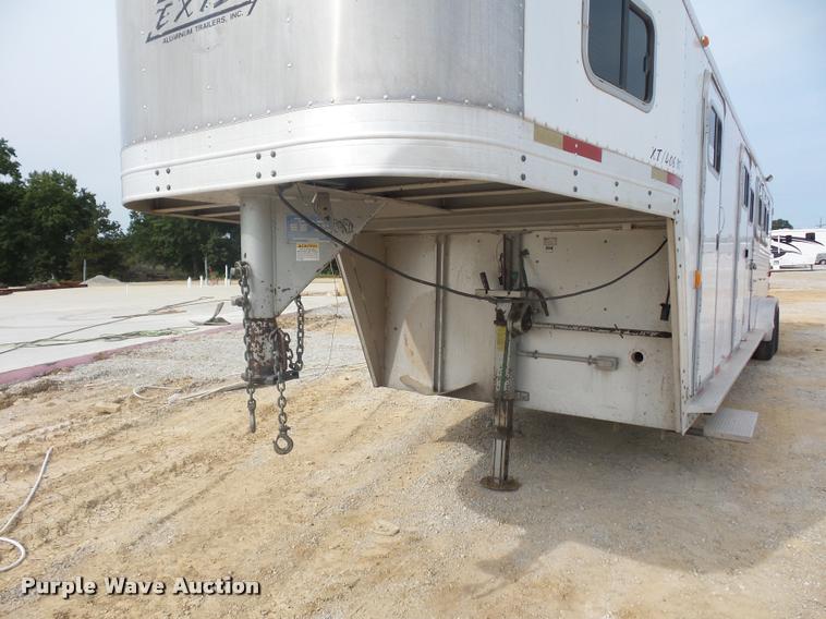 image for item DD1517 2001 Exiss horse trailer