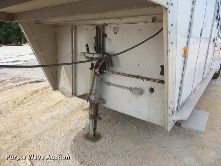 image for item DD1517 2001 Exiss horse trailer