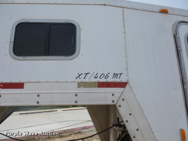 image for item DD1517 2001 Exiss horse trailer