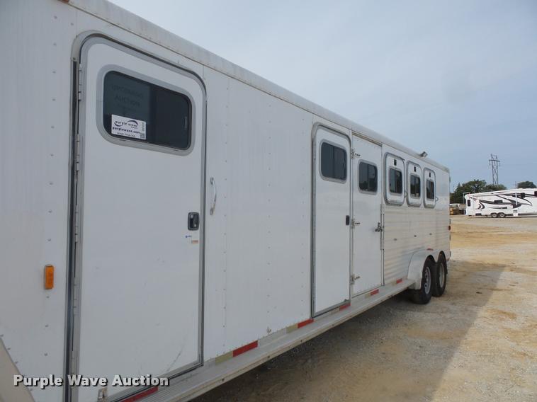 image for item DD1517 2001 Exiss horse trailer