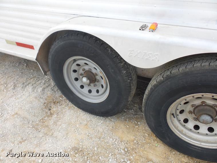 image for item DD1517 2001 Exiss horse trailer