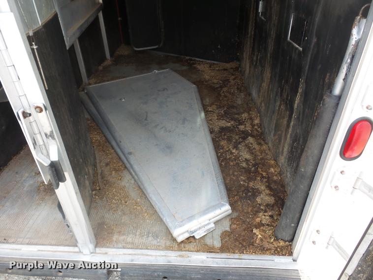 image for item DD1517 2001 Exiss horse trailer