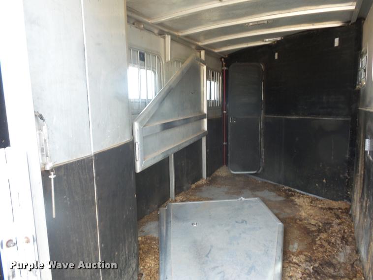 image for item DD1517 2001 Exiss horse trailer