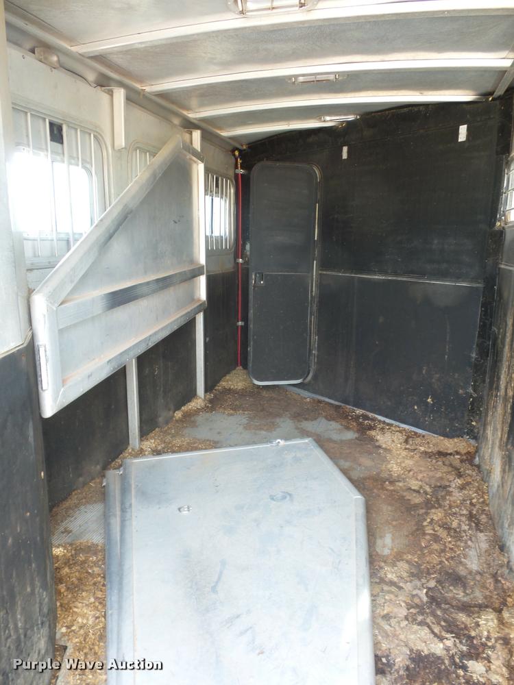 image for item DD1517 2001 Exiss horse trailer
