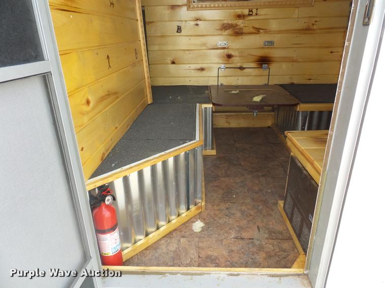 image for item DD1517 2001 Exiss horse trailer