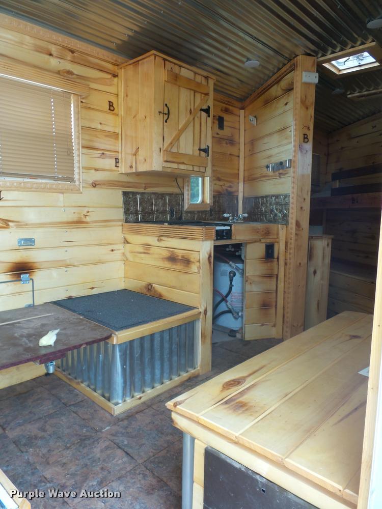 image for item DD1517 2001 Exiss horse trailer