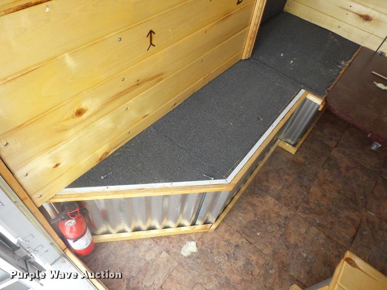 image for item DD1517 2001 Exiss horse trailer