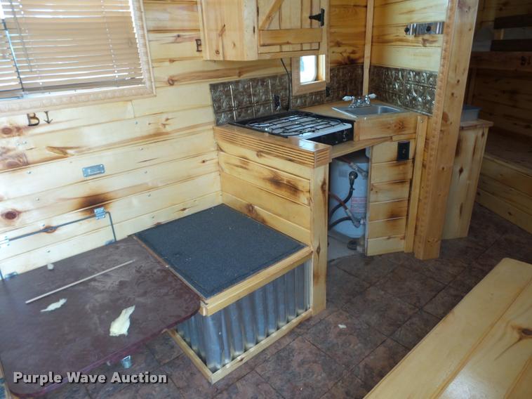 image for item DD1517 2001 Exiss horse trailer