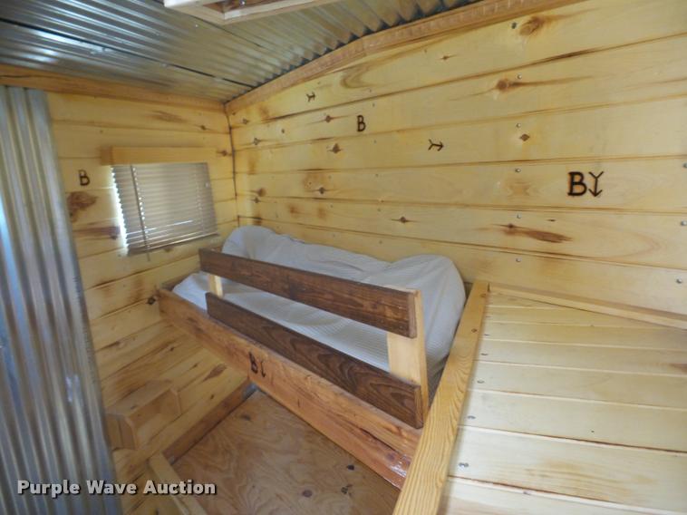 image for item DD1517 2001 Exiss horse trailer