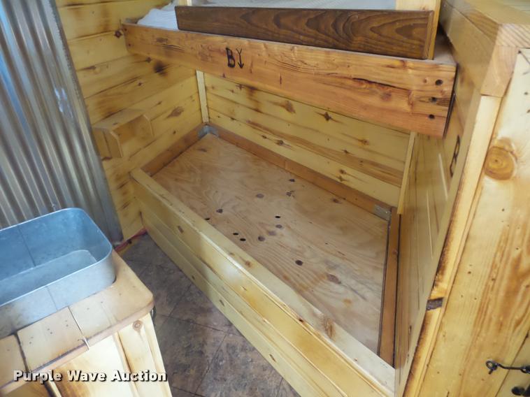 image for item DD1517 2001 Exiss horse trailer