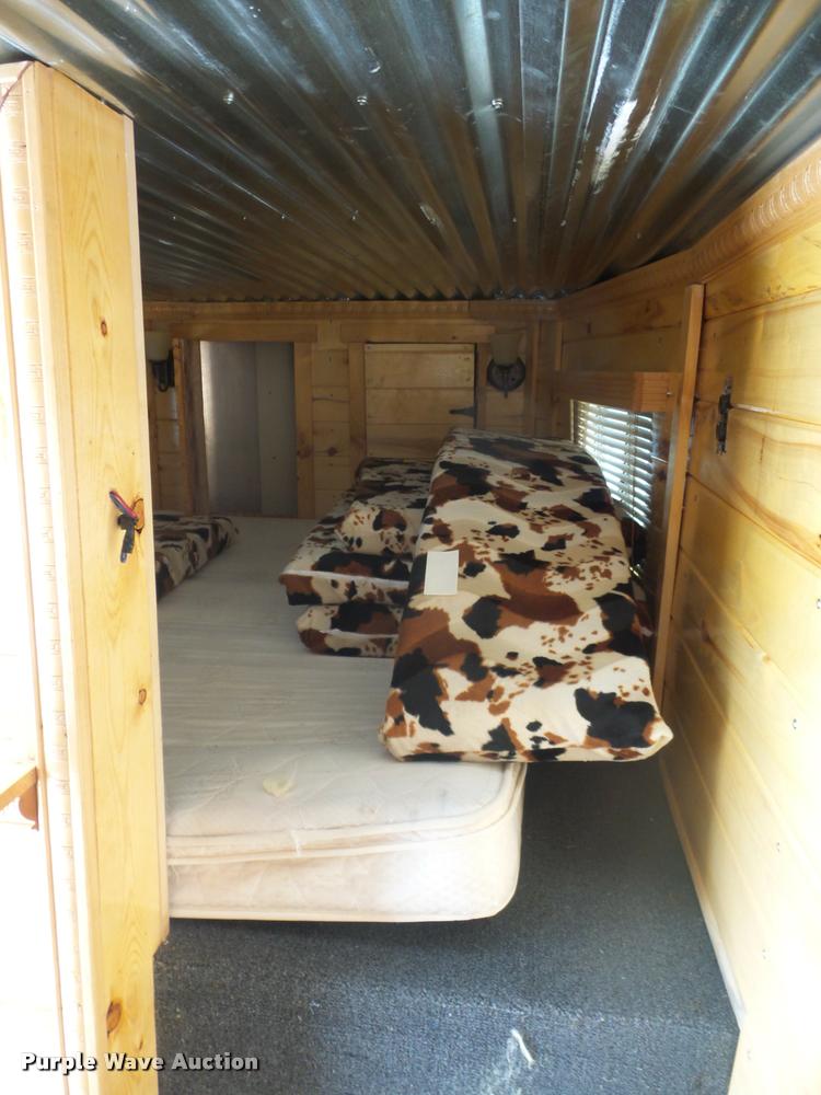 image for item DD1517 2001 Exiss horse trailer