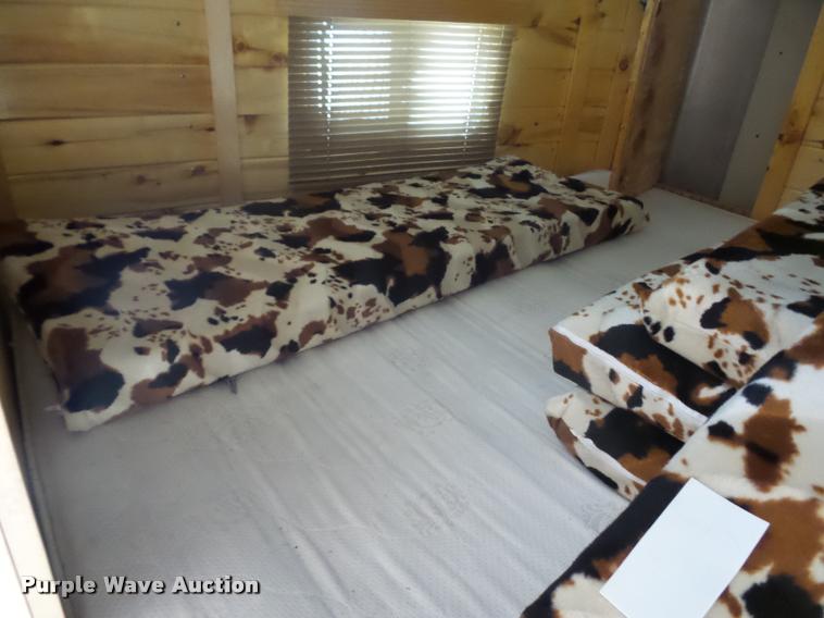 image for item DD1517 2001 Exiss horse trailer