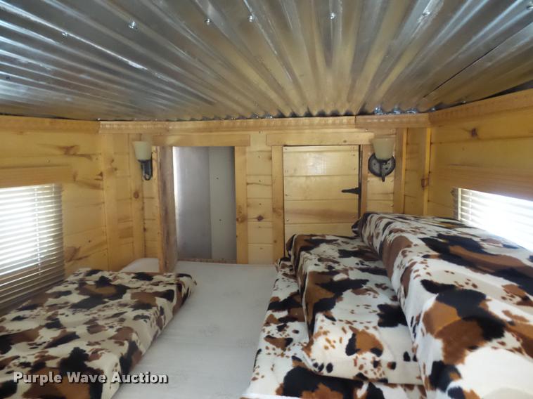 image for item DD1517 2001 Exiss horse trailer