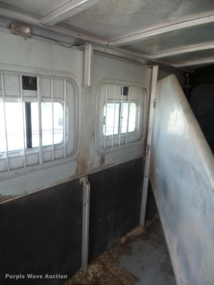 image for item DD1517 2001 Exiss horse trailer