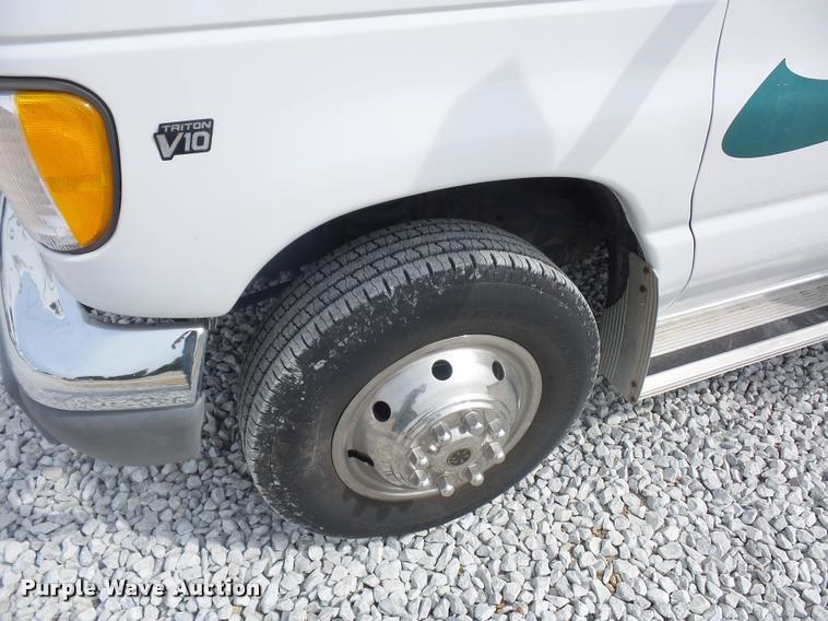 image for item DD1518 2001 Ford Econoline E450 Coachmen Pathfinder RV