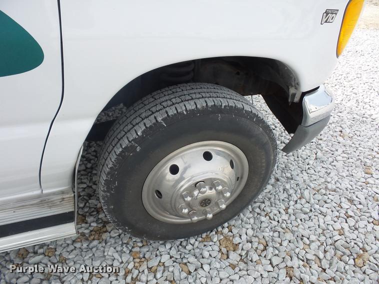 image for item DD1518 2001 Ford Econoline E450 Coachmen Pathfinder RV