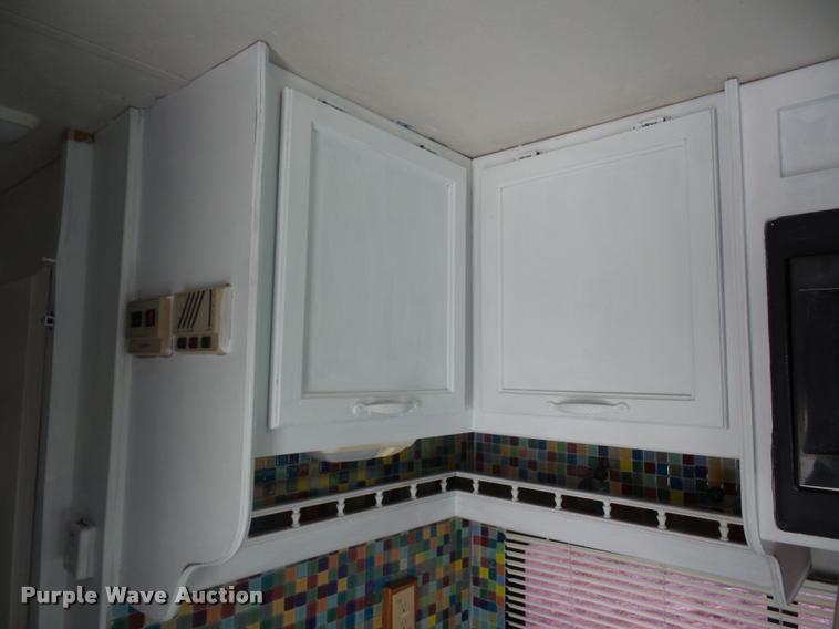 image for item DD1518 2001 Ford Econoline E450 Coachmen Pathfinder RV