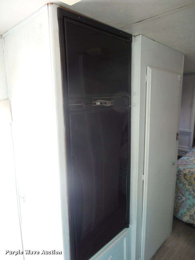 image for item DD1518 2001 Ford Econoline E450 Coachmen Pathfinder RV