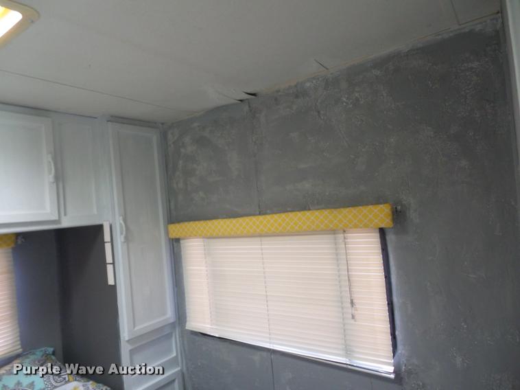 image for item DD1518 2001 Ford Econoline E450 Coachmen Pathfinder RV