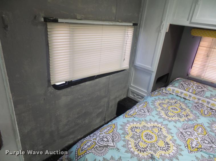 image for item DD1518 2001 Ford Econoline E450 Coachmen Pathfinder RV