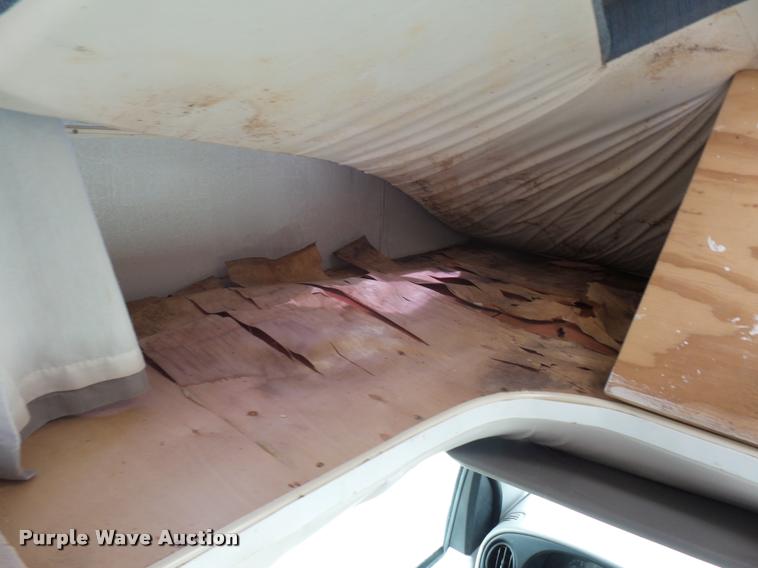 image for item DD1518 2001 Ford Econoline E450 Coachmen Pathfinder RV