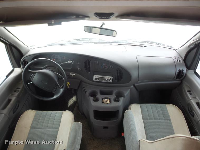image for item DD1518 2001 Ford Econoline E450 Coachmen Pathfinder RV