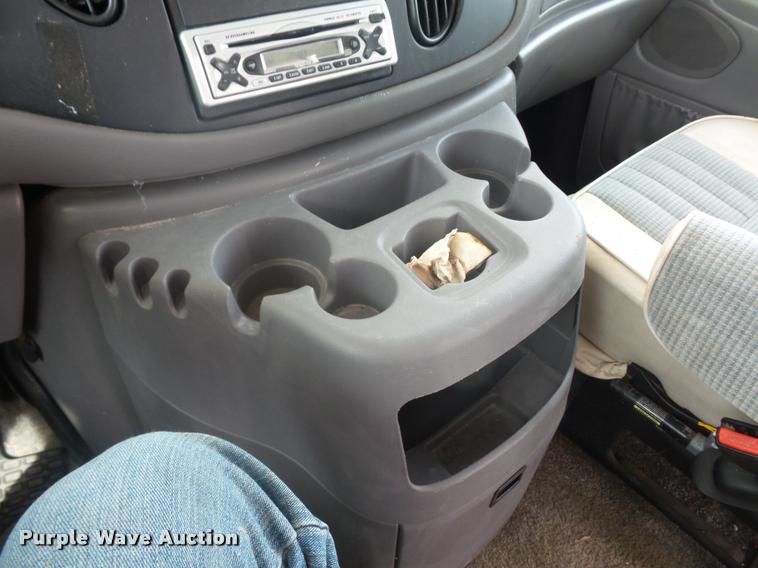 image for item DD1518 2001 Ford Econoline E450 Coachmen Pathfinder RV