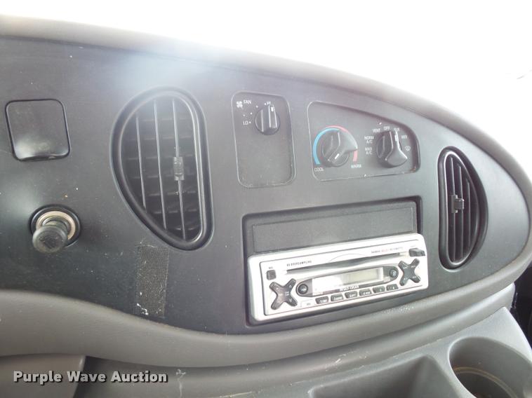 image for item DD1518 2001 Ford Econoline E450 Coachmen Pathfinder RV