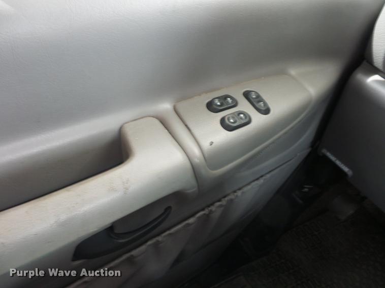 image for item DD1518 2001 Ford Econoline E450 Coachmen Pathfinder RV