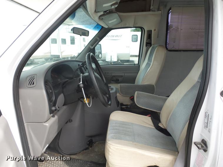 image for item DD1518 2001 Ford Econoline E450 Coachmen Pathfinder RV