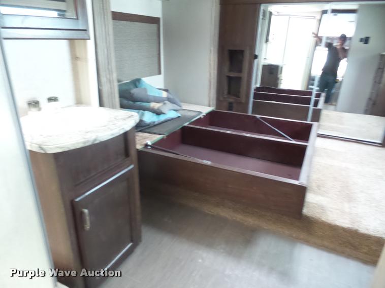 image for item DD1520 2016 Heartland North Peak camper