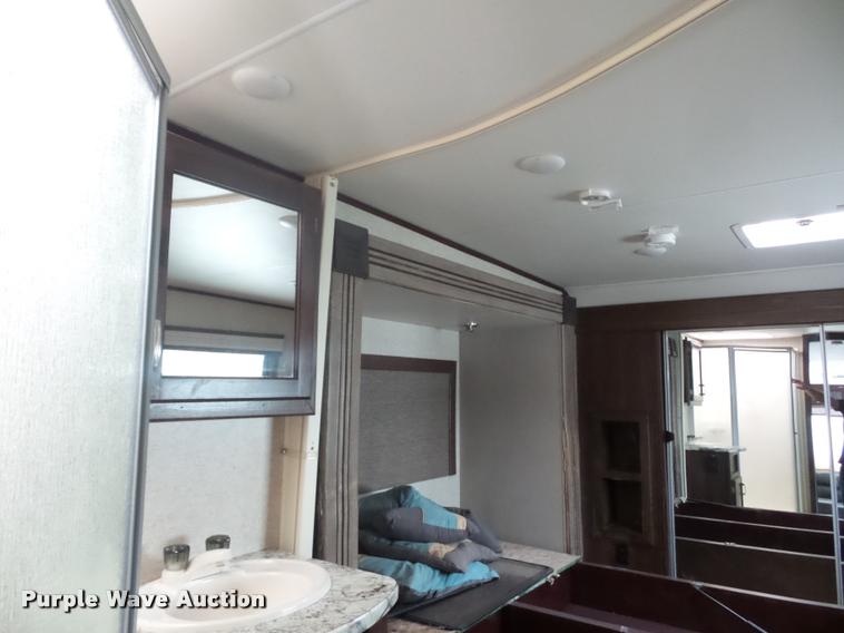 image for item DD1520 2016 Heartland North Peak camper