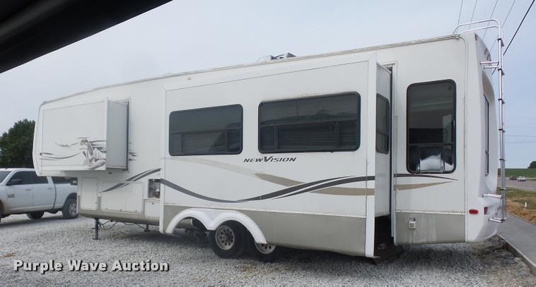image for item DD1521 2005 KZ New Vision camper