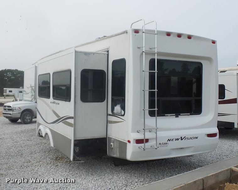 image for item DD1521 2005 KZ New Vision camper