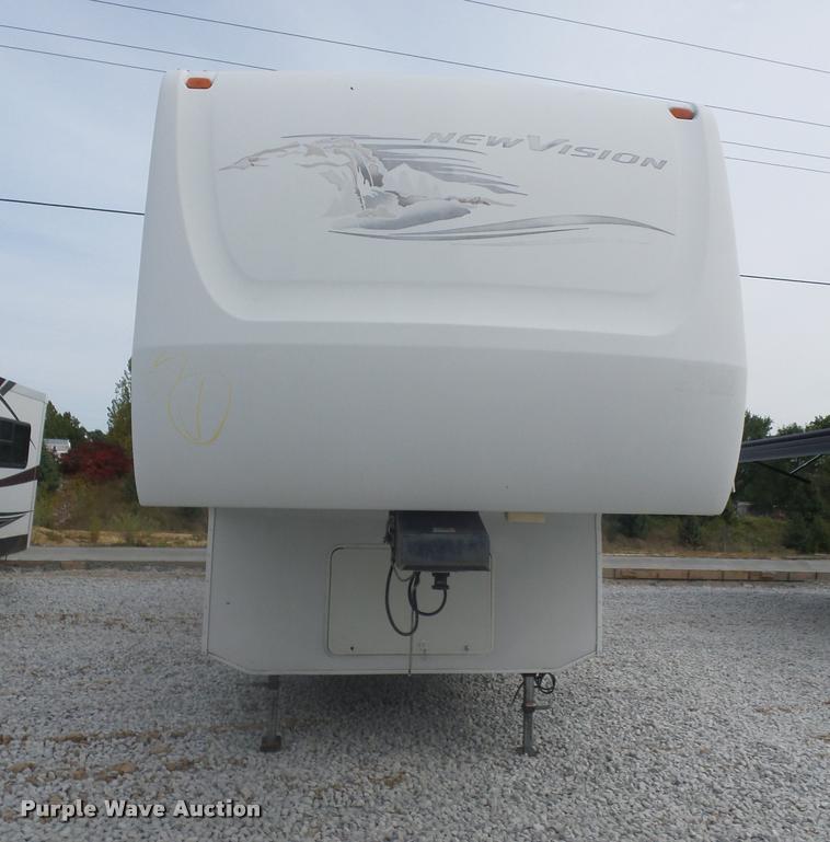 image for item DD1521 2005 KZ New Vision camper
