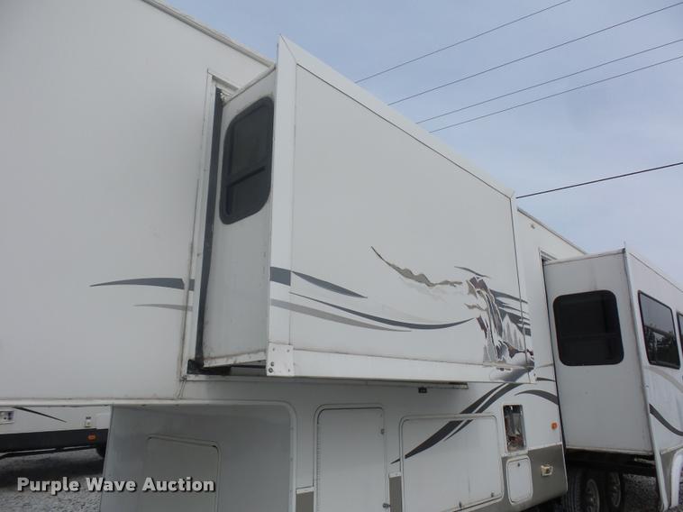 image for item DD1521 2005 KZ New Vision camper